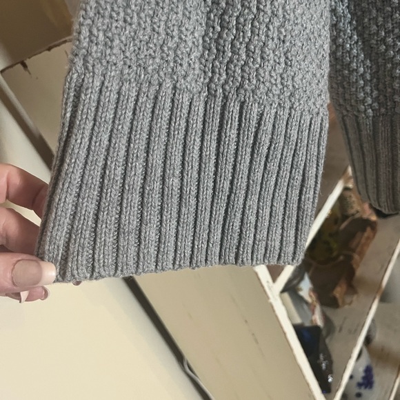 Banana Republic L Wool Blend Gray Cardigan.Hidden snap closures.3/4 bell sleeves - Picture 4 of 6